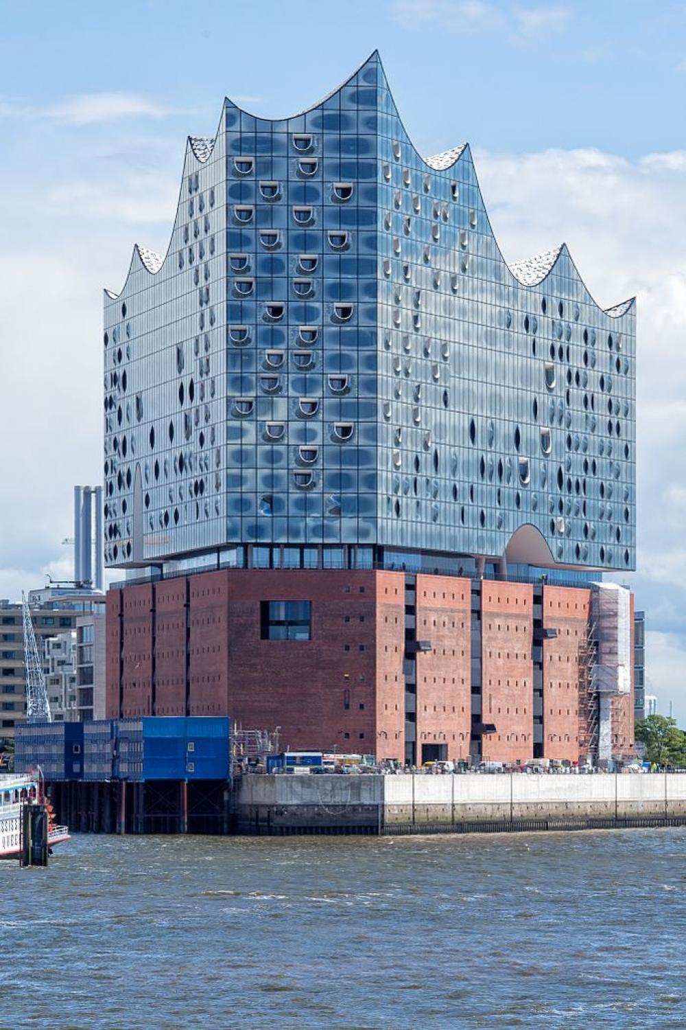 Hamburg_-_Elbphilharmonie_-_2016.jpg